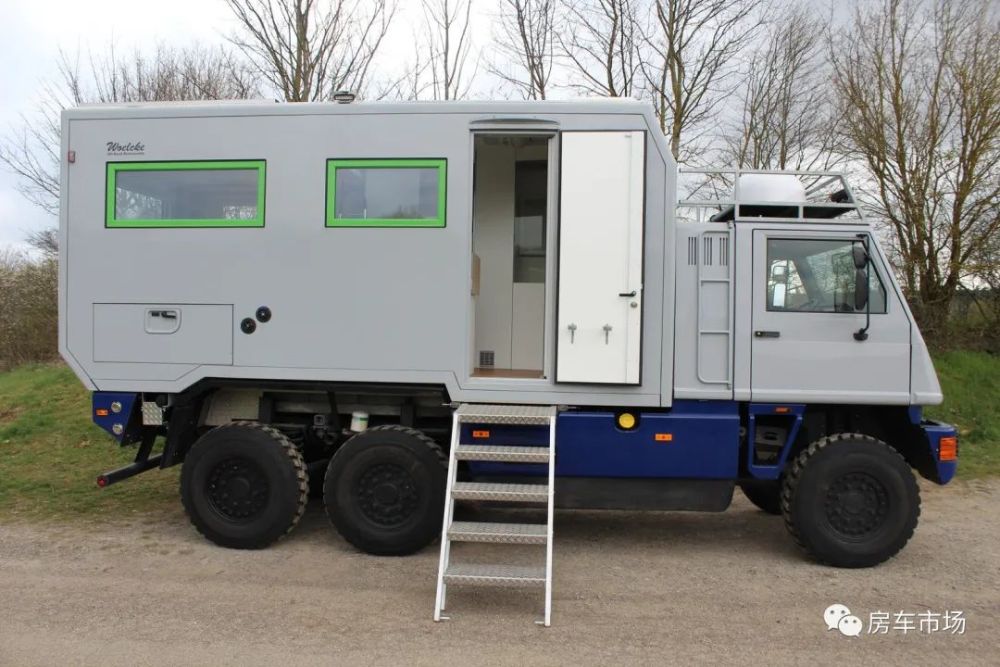 杜羅duro6x6越野房車前身為軍用裝甲車底盤強悍特殊用處多