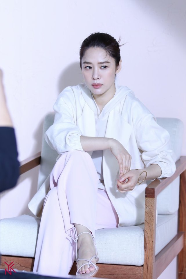 44岁的金贤珠皮肉也太紧实了吧