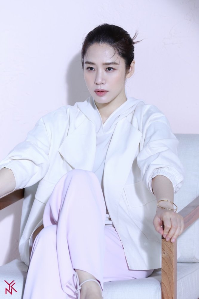 44岁的金贤珠皮肉也太紧实了吧