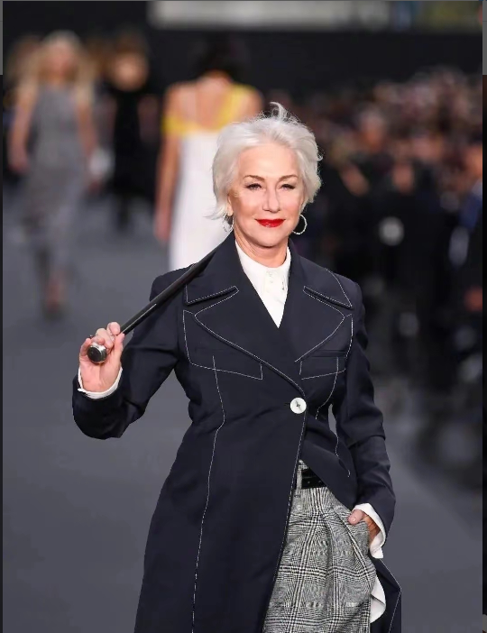 这是我见过最优雅的奶奶77岁不惧年龄活到老美到老