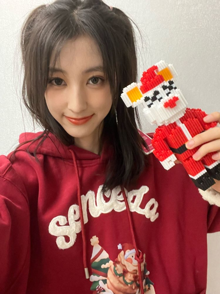 华晨宇绯闻女友被扒出小5岁百万网红演夯剧爆红高颜值正脸曝光