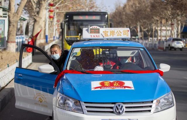 新疆洛浦承雷锋精神展时代担当
