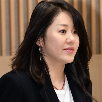 离婚赔偿金只有10亿韩元,韩国国民女神高贤贞为何净身出户?