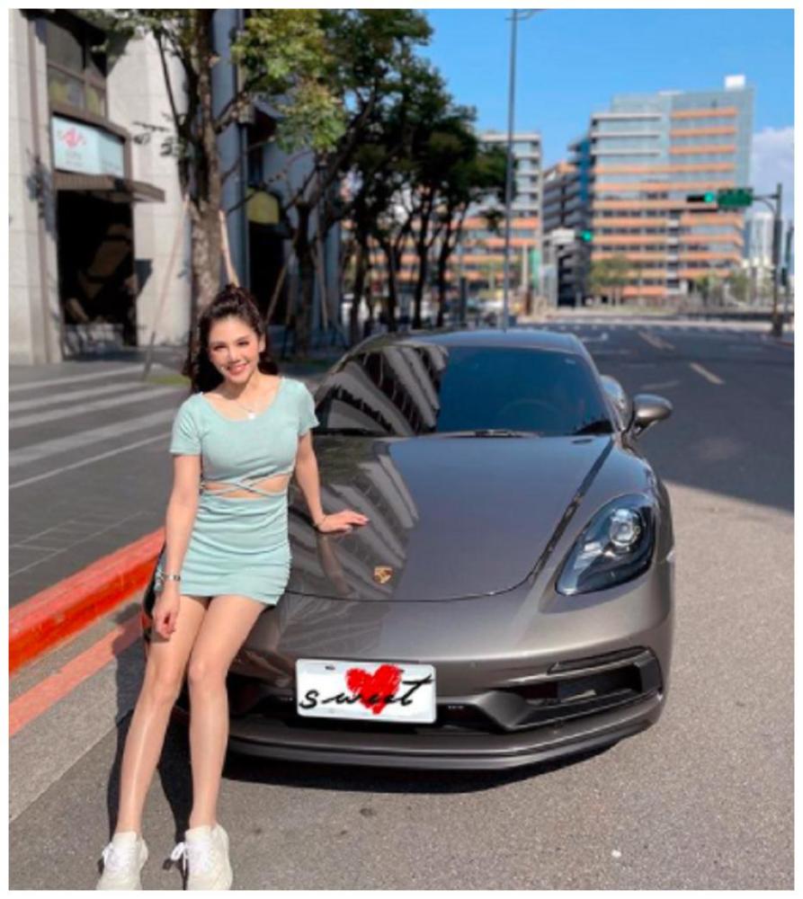 37岁女星秀百万豪车引争议,被质疑遭包养陪饭局,怒发声拿出证据_腾讯