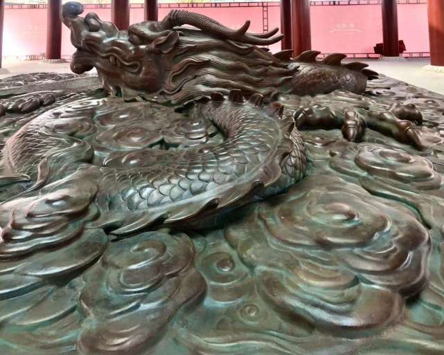刘艺杰雕塑飞龙在天在西安唐兴庆宫遗址公园揭幕