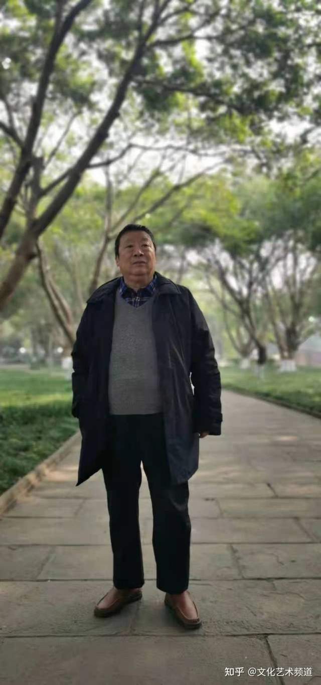 向人民汇报,向两会献礼——艺术名家何志新