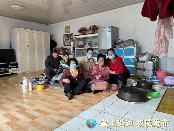 和龙市龙城镇开展学雷锋n志愿服务活动