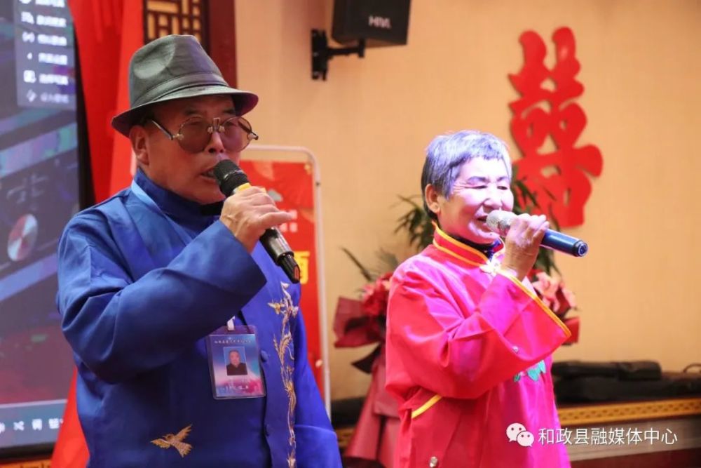 和政县文联花儿艺术家协会载歌载舞庆三八