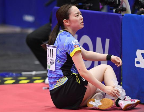石川佳纯坏消息!被打0-11落选世乒赛后,她又意外受伤无奈退赛
