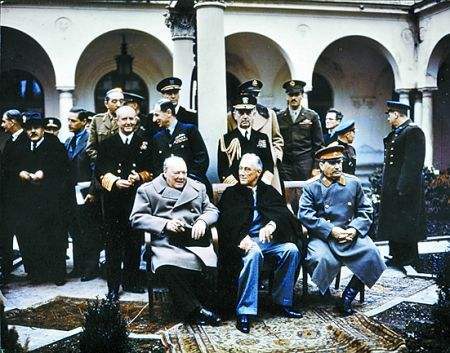 (三巨头)那一刻的英国人,在美国人看来,是害怕苏联多过德国,居然寻思