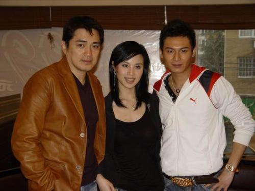 外来妹汤镇宗节目中记者的一句话让其妻子忍不住泪洒当场