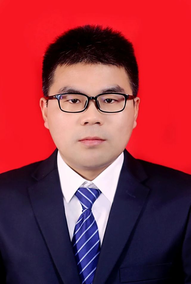 信州区人民政府副区长(挂职两年)章勇,男,汉族,1986年6月生,研究生.