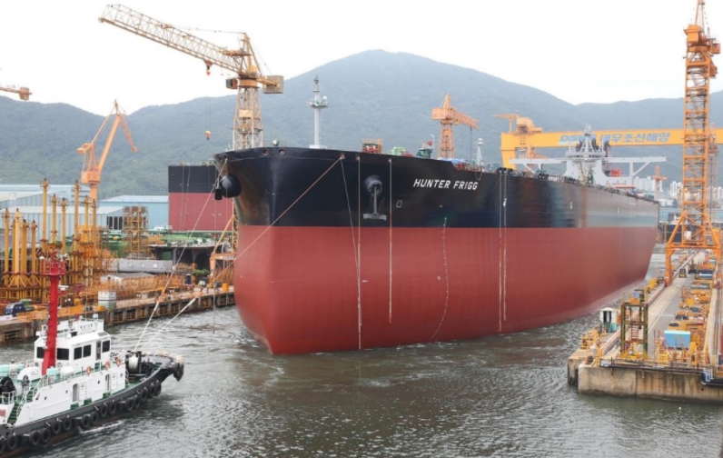 韩国成了“大冤种”！欧美制裁俄罗斯，却给韩国造船业致命一击