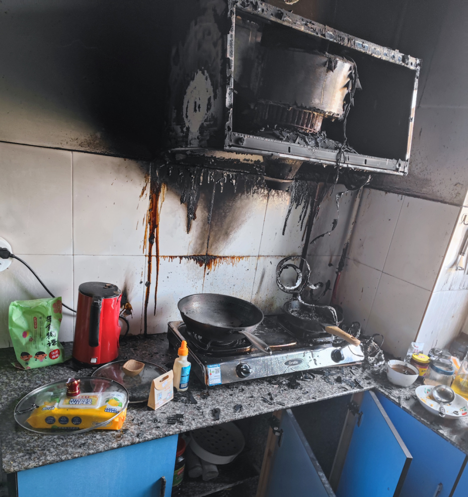 定海某小区厨房起火竟是因为孩子独自在家做饭