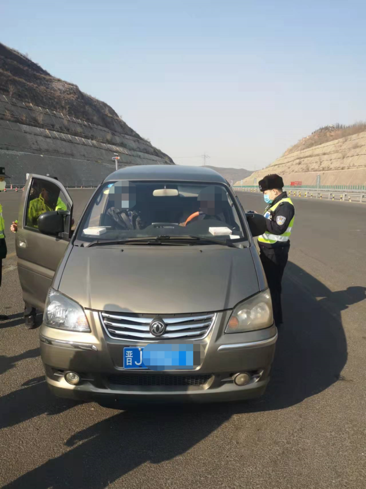 山西高速交警六支队四大队查获一起非法营运违法行为