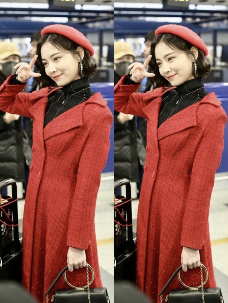 SNH48许佳琪挺懂穿搭的，红色贝雷帽配复古大衣裙，好减龄啊乌克兰动力沙皇收购