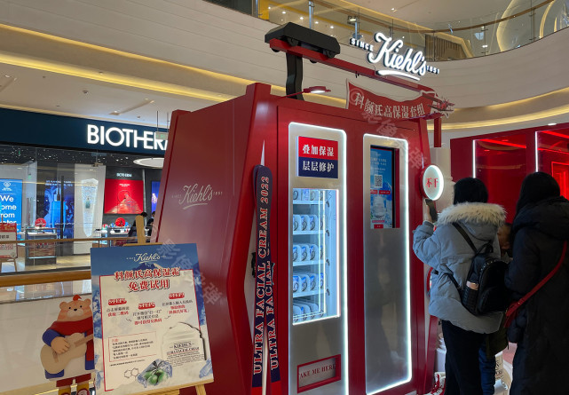 长沙商场的免费小样机市民扎堆来薅羊毛大多是年轻人