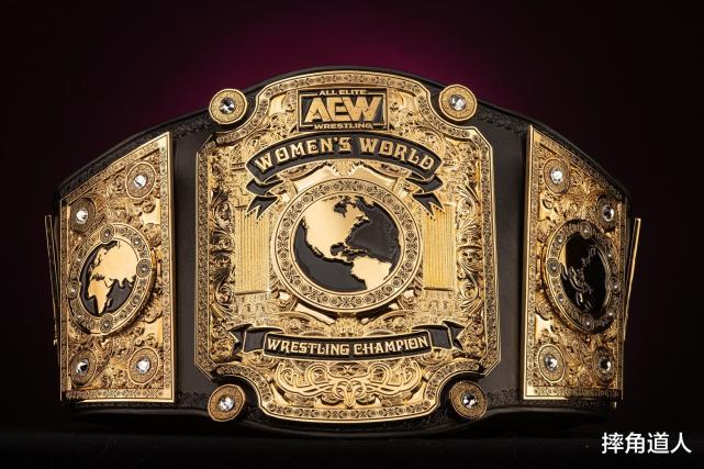 全新aew女子冠军腰带亮相,cm朋克血染擂台艰难取胜!
