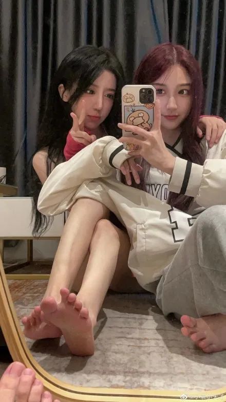 呆妹儿姐妹疑背叛自己,拉小群说坏话,网友:这姐妹真晦气!