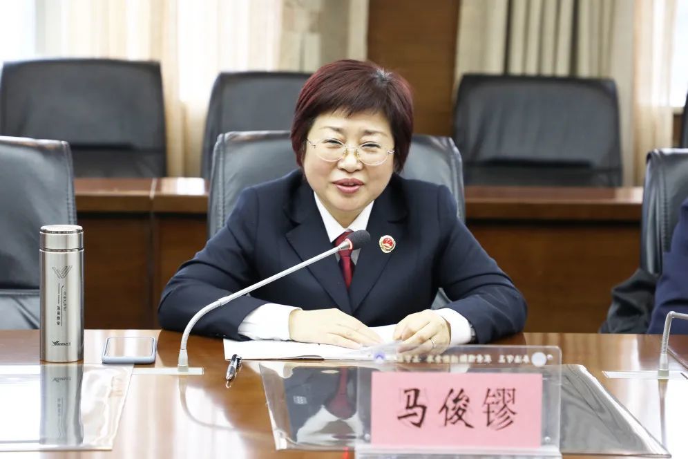 市院党组成员,副检察长马俊镠强调,广大女干警要克服干事创业劲头不足