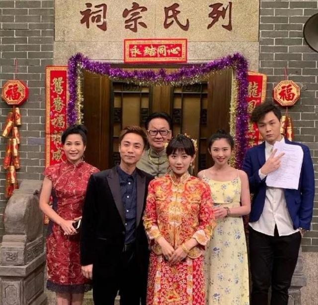 毛琳刚出道的时候,很多人都把她和宋嘉琪视为一对,不过自从宋嘉琪公开
