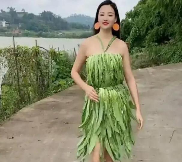 四川女孩用蔬菜做时装秀完美身材遭人妒网友却吐槽不知羞