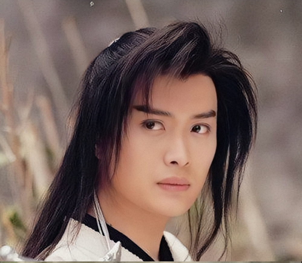 演员甄锡当红时嫁大众男神黄海冰8年生一双儿女越活越美丽