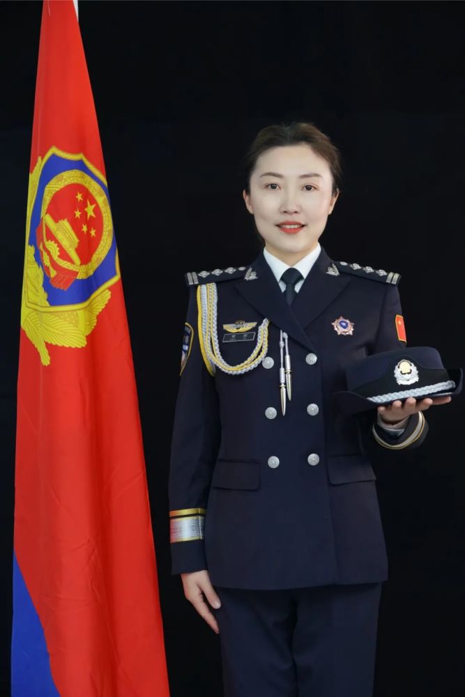 当警花遇上警礼服最美警色亮相瑞昌