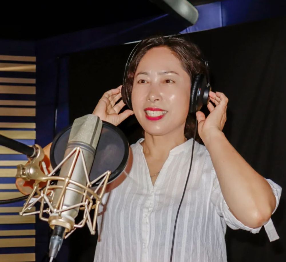 三月文阿紫主播刘素霞