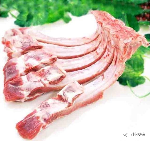 前排上面的肉虽然鲜嫩,有弹性,但前排骨头多肉少;而且软骨较多
