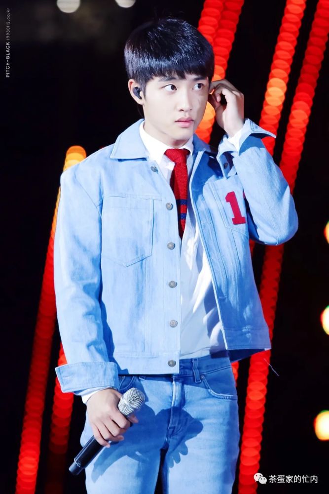 exo都暻秀为了记住你的笑容站姐们拼命按下了快门键