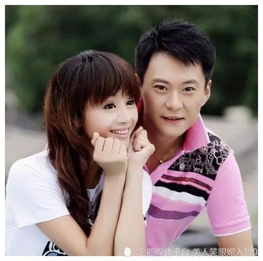 著名演员王斑逼生完孩子的妻子出去拍戏父亲离世他加倍爱母亲