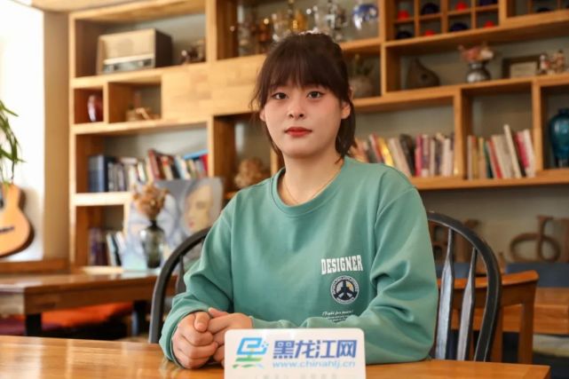 北京2022年冬奥会志愿者张瑞雪让世界看到中国00后的风采