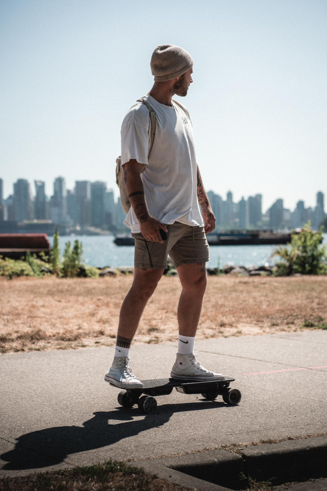 补充五公里内的短途出行需求,"meepo"推动电动滑板作为满足交通需求的