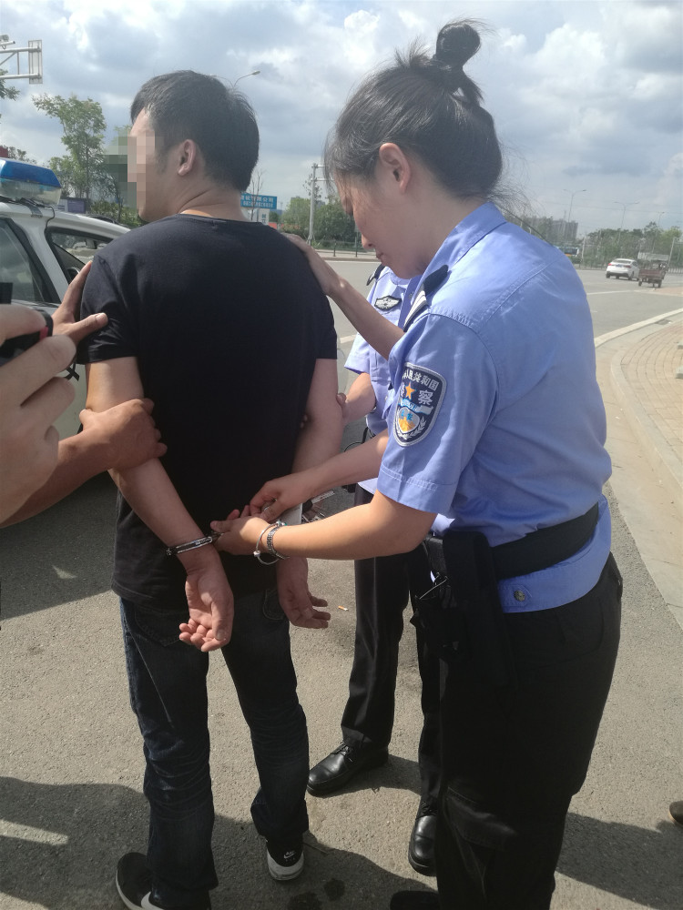 抓逃一姐网红民警户二代的长沙女警故事