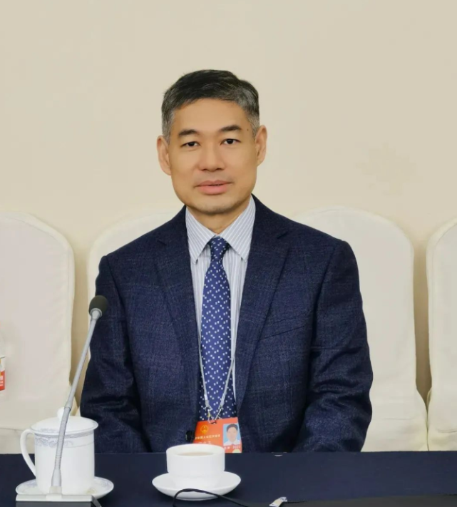 全国人大代表宋尔卫院士推进研究型医院建设加快医学创新成果落地