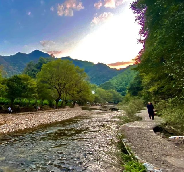 水墨汀溪風景區是國家aaaa級旅遊景區,位於涇縣汀溪鄉大南坑境內,距