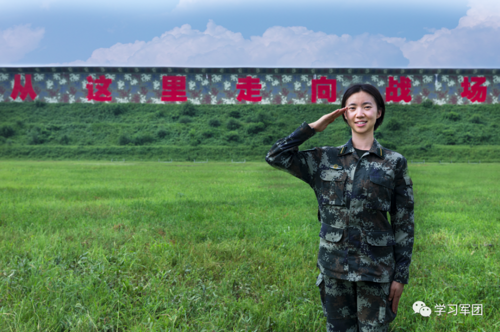 二月的北京寒风凛冽,武警特警学院训练场的学员们却热情似火.
