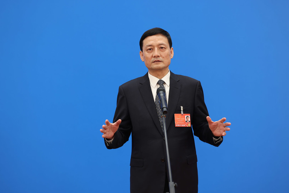 肖亚庆科技部部长王志刚水利部部长李国英结束通道采访时,朱恒顺说