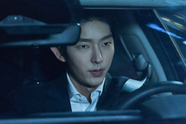 再次我的人生公开剧照39岁李准基热血出镜帅气依旧