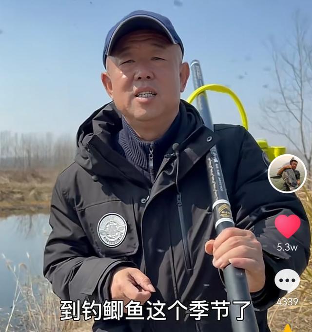 师徒风波后李大毛现身野塘长竿短线擒红毛大鲤传统钓再显威力