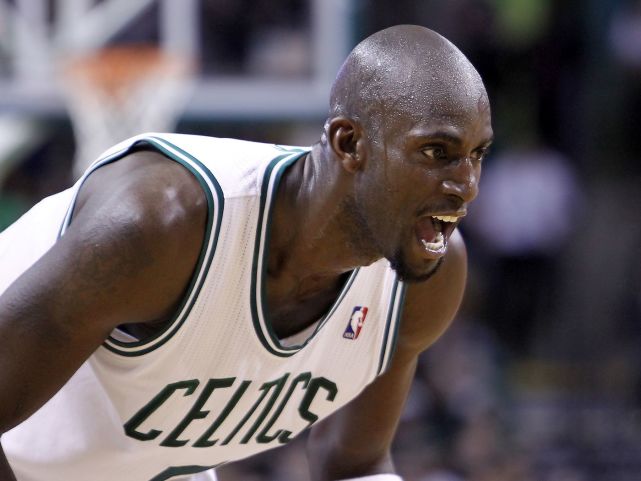 据美国篮球界风云人物瓦卡洛回忆,原本加内特一心想去