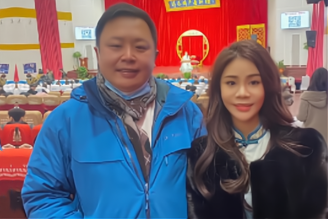 德云社阎鹤祥打卡"加蜜喜剧",引发网友热议,壮壮成联谊大使了_腾讯