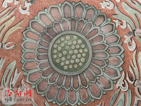 科技文物看看1500余年前的龙门石窟莲花藻井色彩有多丰富