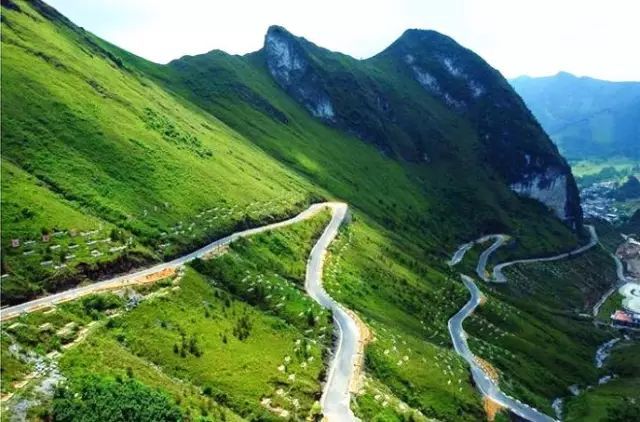 刺激广西这条盘山公路沿途风景如画