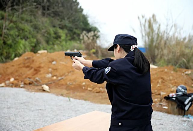 大练兵|举办实弹射击比赛,平桂警花"硬核过节"