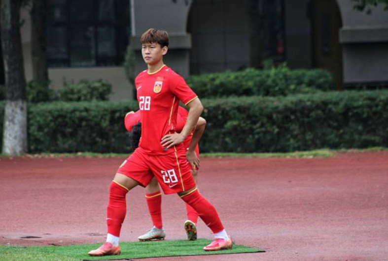 单欢欢成摔倒型前锋u23征召另一大连人前锋冲超3个名额够用吗