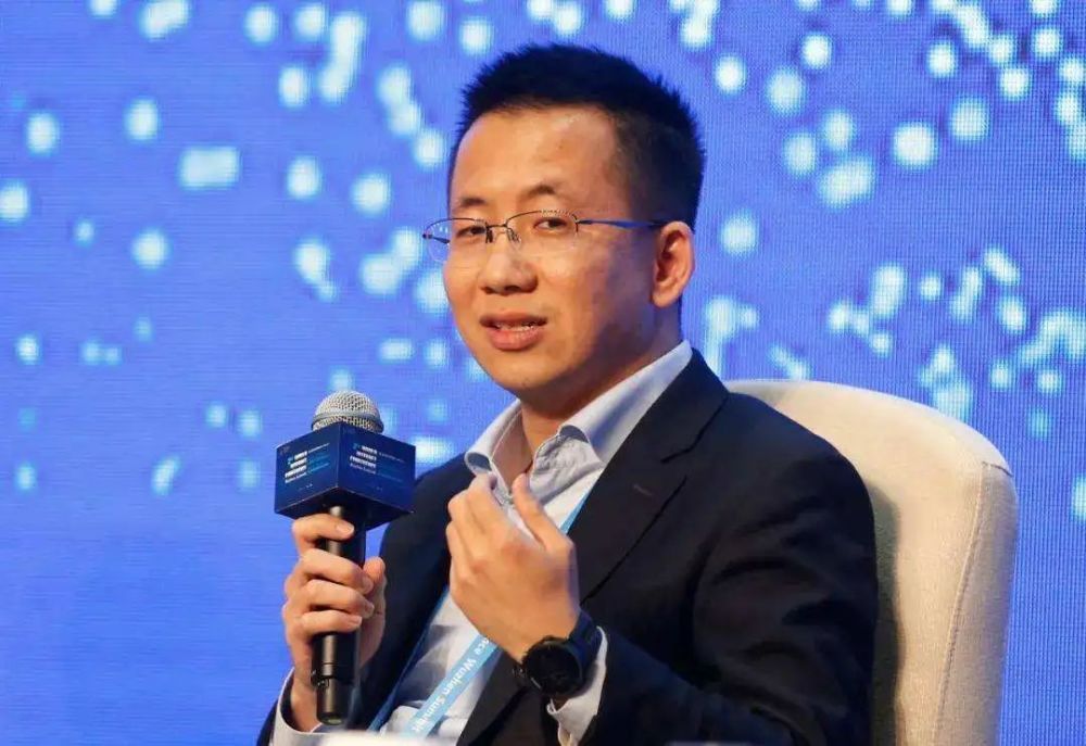 张一鸣开门梁汝波闭环