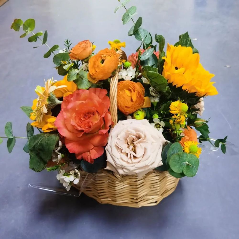 最美的你插一篮鲜花送给你