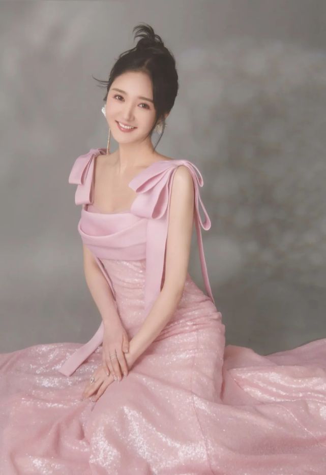 明星壁纸靳梦佳